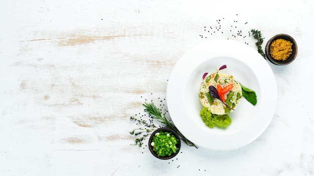 Farfurie cu mâncare aranjată